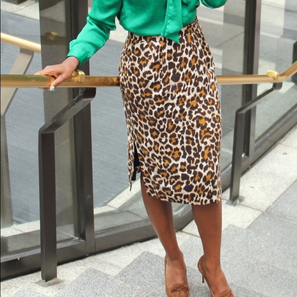 NWT J.Crew Linen Pencil Skirt in Leopard Print - Picture 2 of 7